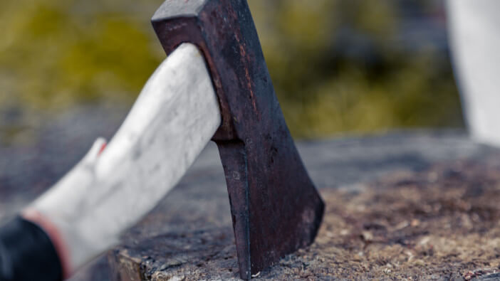 What Is The Difference Between A Hatchet And An Axe?