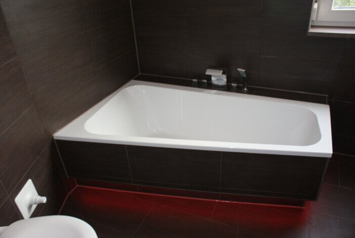 bathtub_2083307