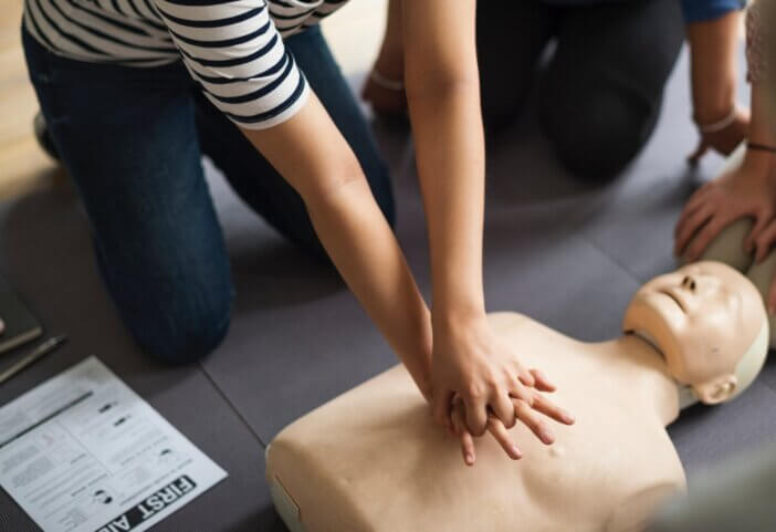 cpr_440194