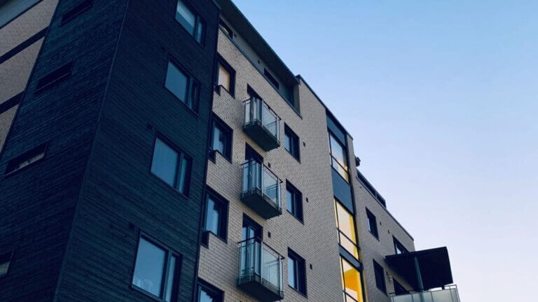 shelter in apartment
