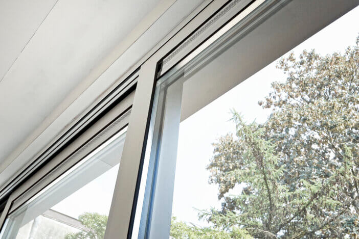 Sliding glass door and his ventilation system, before painting the wall