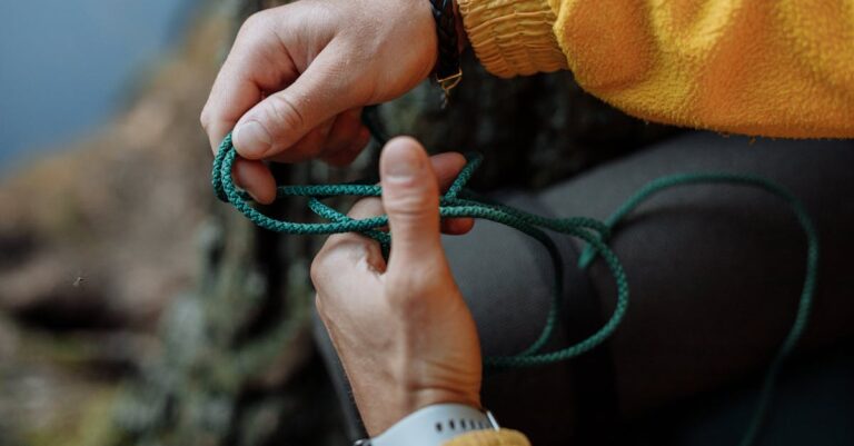5 Best Ropes and Paracords for Camping and Survival That Serve Double Duty