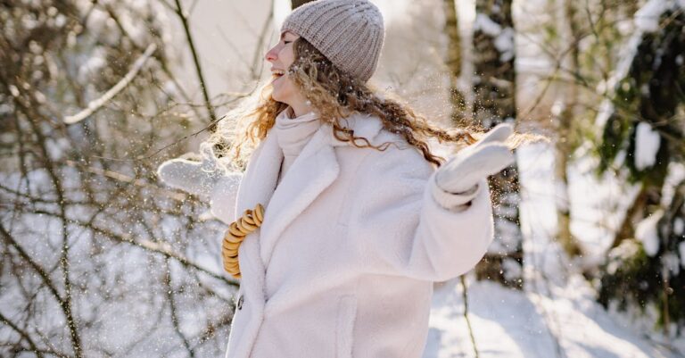 12 Best Thermal Gloves for Cold Weather That Keep Everyone Warm