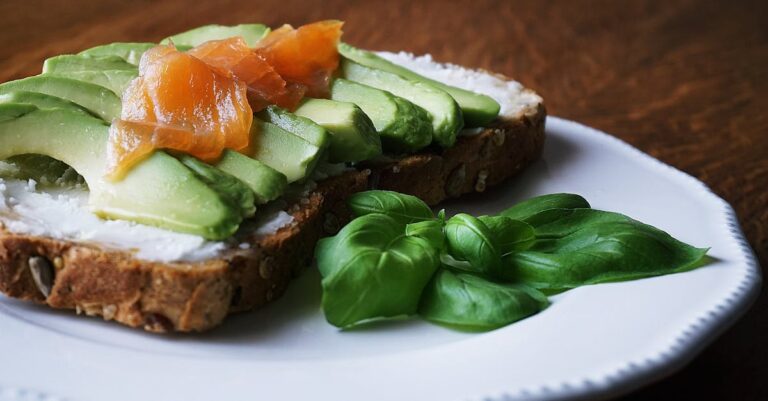 7 Nutritious Snacks for Preparedness Kits That Boost Energy When You Need It