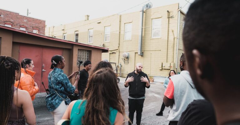 7 Tips for Creating a Neighborhood Communication Network That Strengthens Community