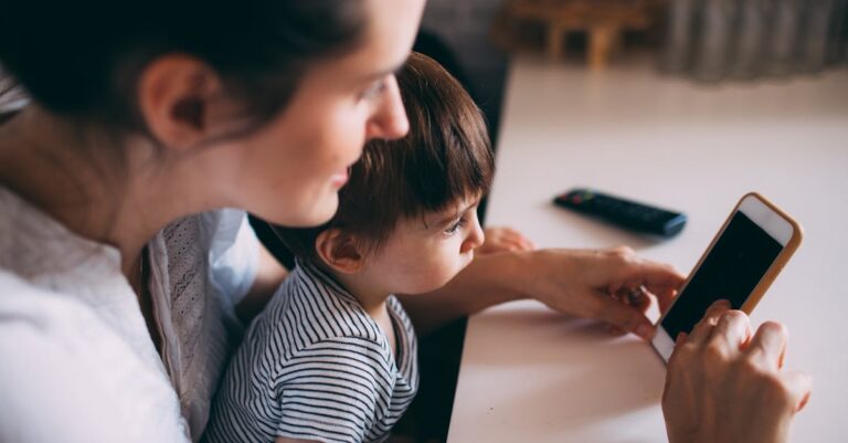 7 Practical Uses for a Family Communication App That Keep Everyone Connected