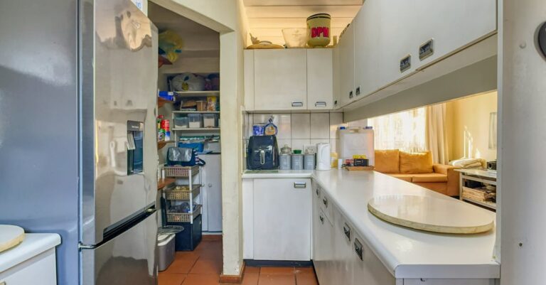 7 Efficient Pantry Organization Tips That Simplify Meal Prep