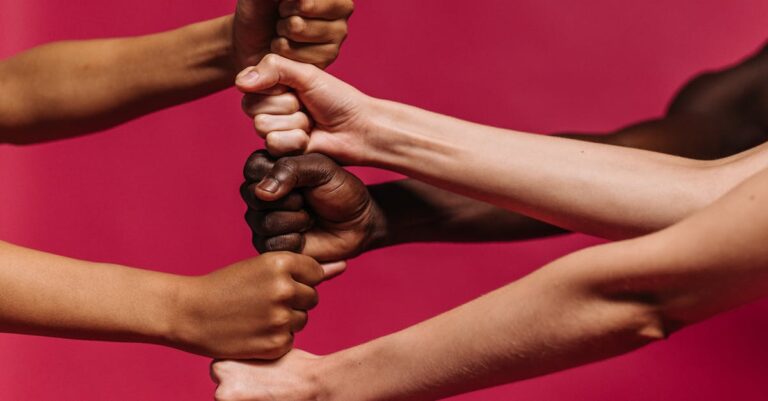 7 Tips for Balancing Self-Sufficiency and Community Support That Build Resilience