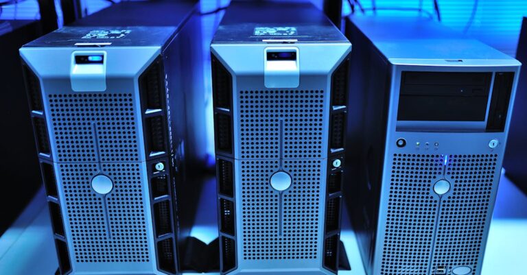 7 Comparing Free vs Paid Backup Solutions That Keep Your Data Safe