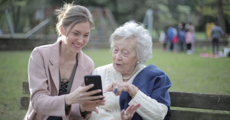 7 Steps to Maintaining a Family Emergency Phone List That Keeps Everyone Safe