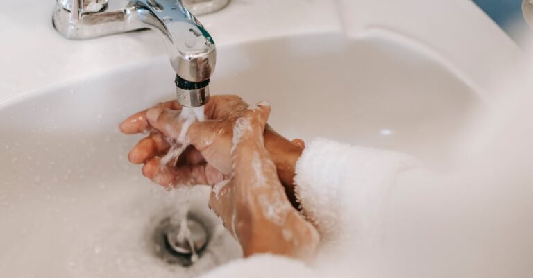 7 Steps for Calculating Daily Water Needs for Households That Save Money