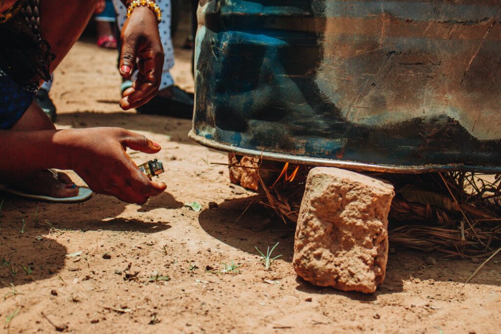 9 Traditional vs Modern Fire Starting Methods That Everyone Should Know ...