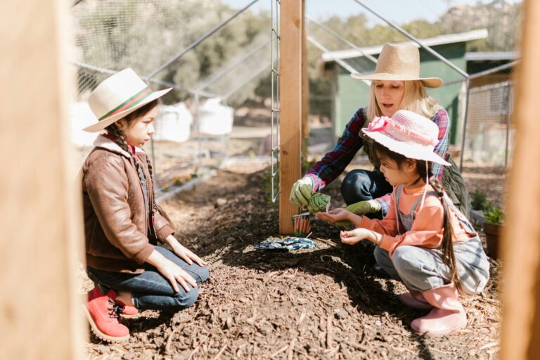 9 Community Workshops on Seed Saving That Unite Local Growers