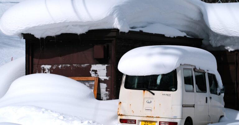 7 Tips for Maintaining Your Vehicle in Winter That Keep Everyone Safe